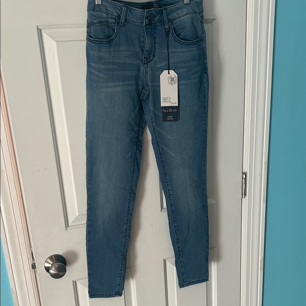 1822 Denim Women's Classic Blue Skinny Jeans